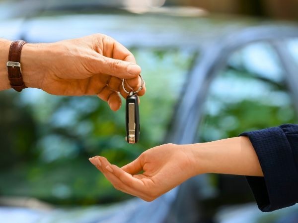 What Documents Do You Need to Rent a Car in Pakistan