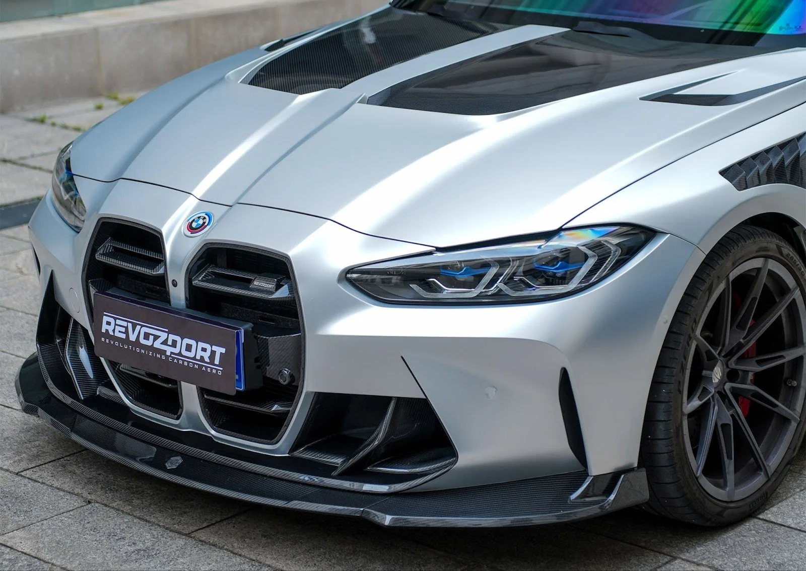 Choosing a Front Grille Upgrade for a More Distinctive Vehicle